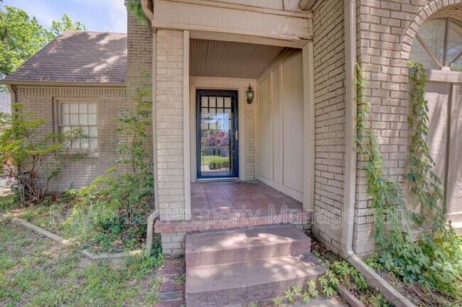 Building Photo - 1227 E 28th St