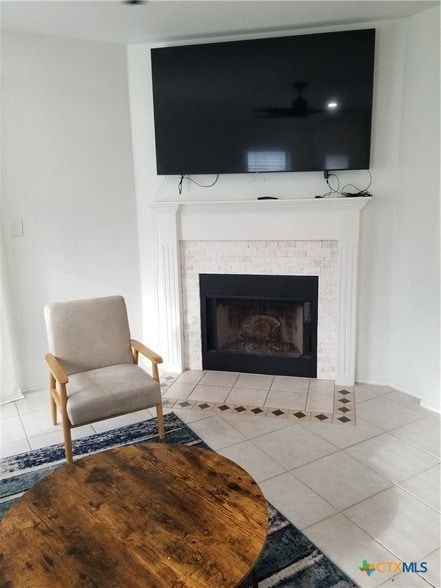 Foto del edificio - 2703 Blackburn Dr