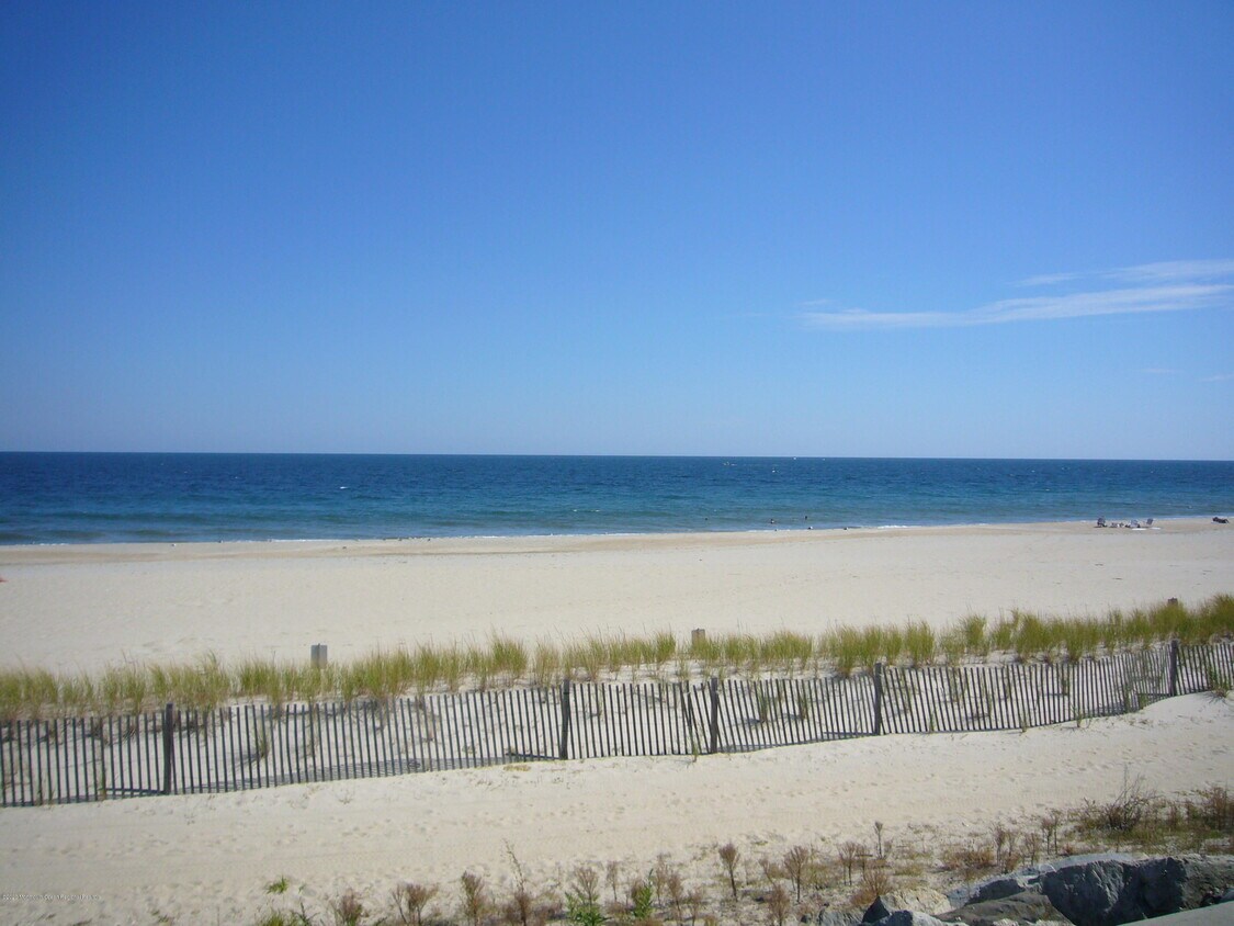 Primary Photo - 1201 Ocean Ave N