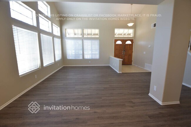 Building Photo - 24340 Saddlebag Ct