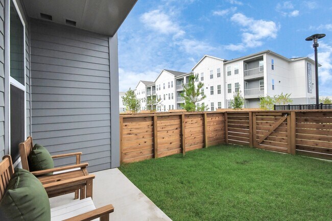 Foto del edificio - 2020 Grandway Dr