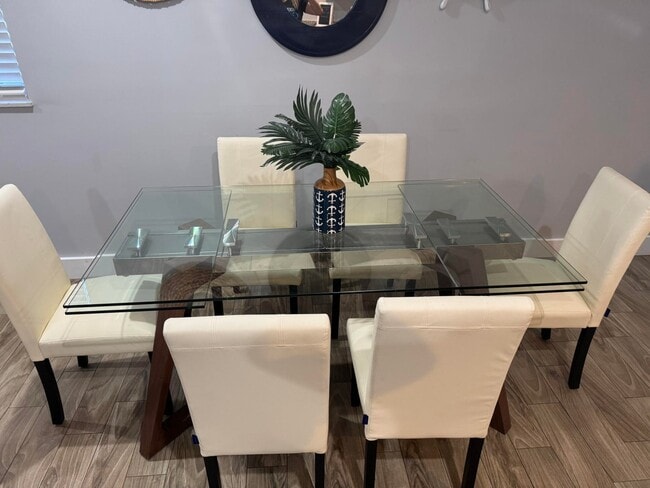 Building Photo - 601 N E St