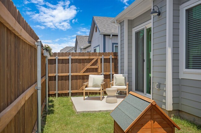 Building Photo - 7137 Black Beaver Cir