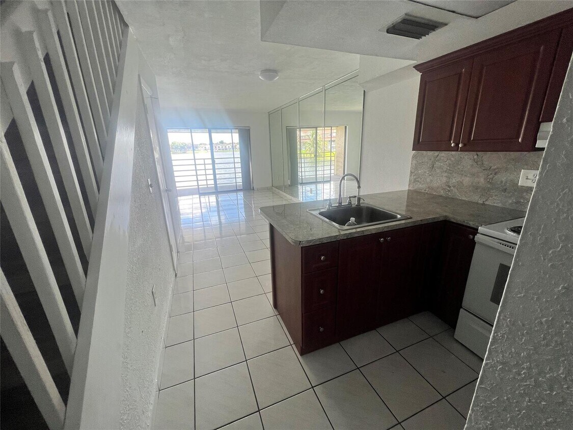 Primary Photo - 5913 W 28th Ave