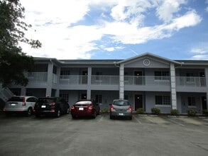 Building Photo - 1328 SE 8th Ave
