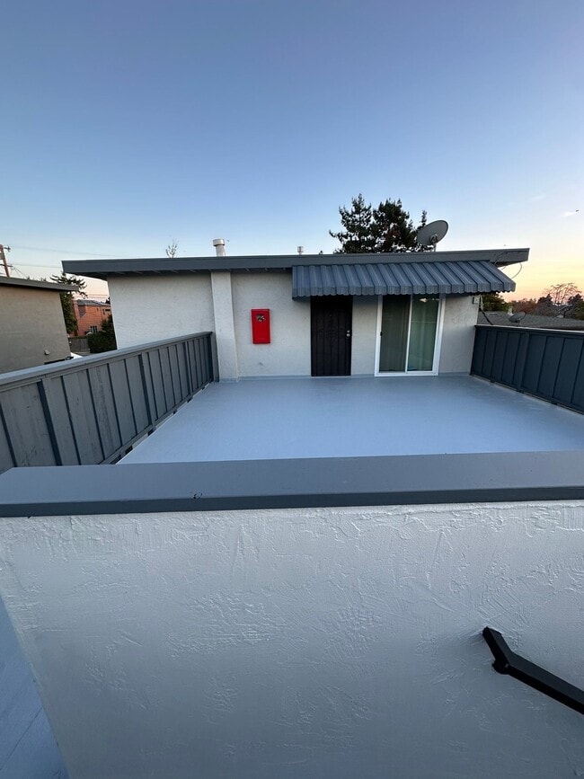 Foto del edificio - 1339 Rose St