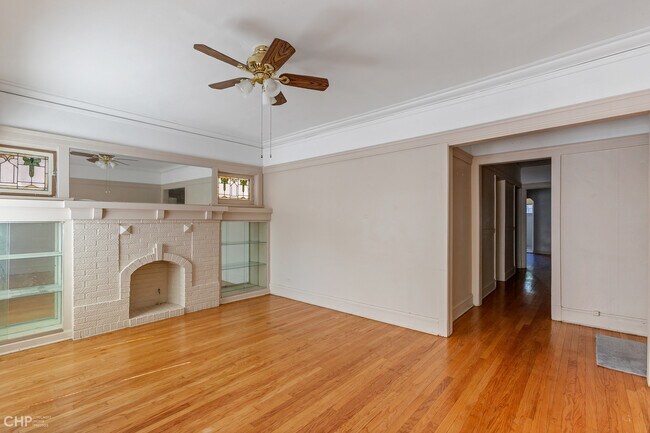 Foto del edificio - 6528 N Bosworth Ave