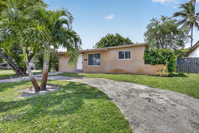 Foto del edificio - 6281 NW 14th Ct