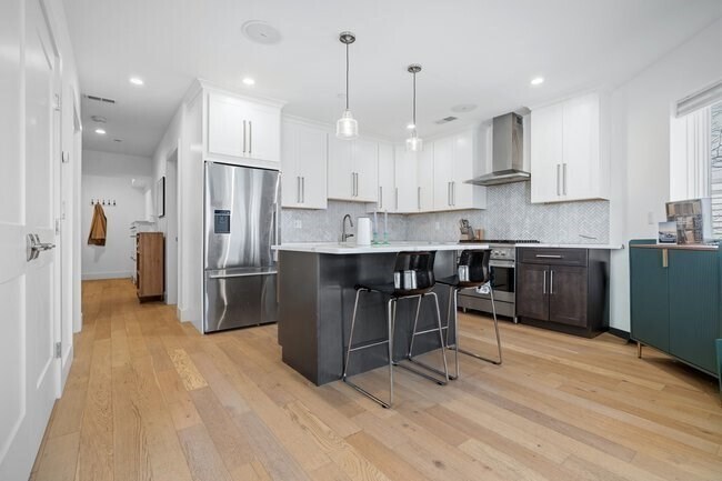 Foto del edificio - 946 Saratoga St