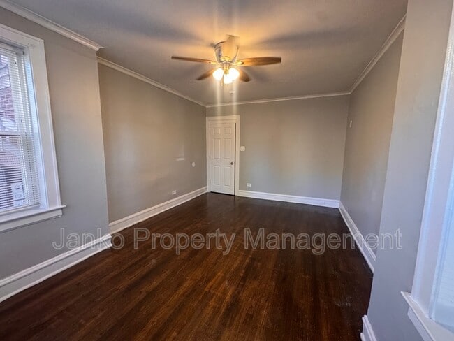 Foto del edificio - 5903 W Huron St