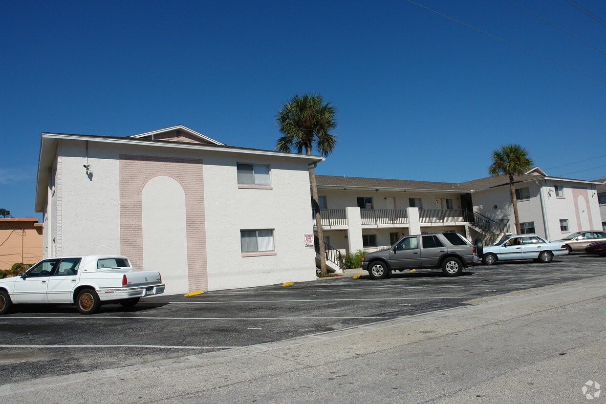 Palmetto Palms Apartments Apartments in Daytona Beach, FL