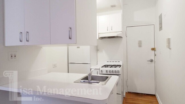 Foto del edificio - 321 E 69th St