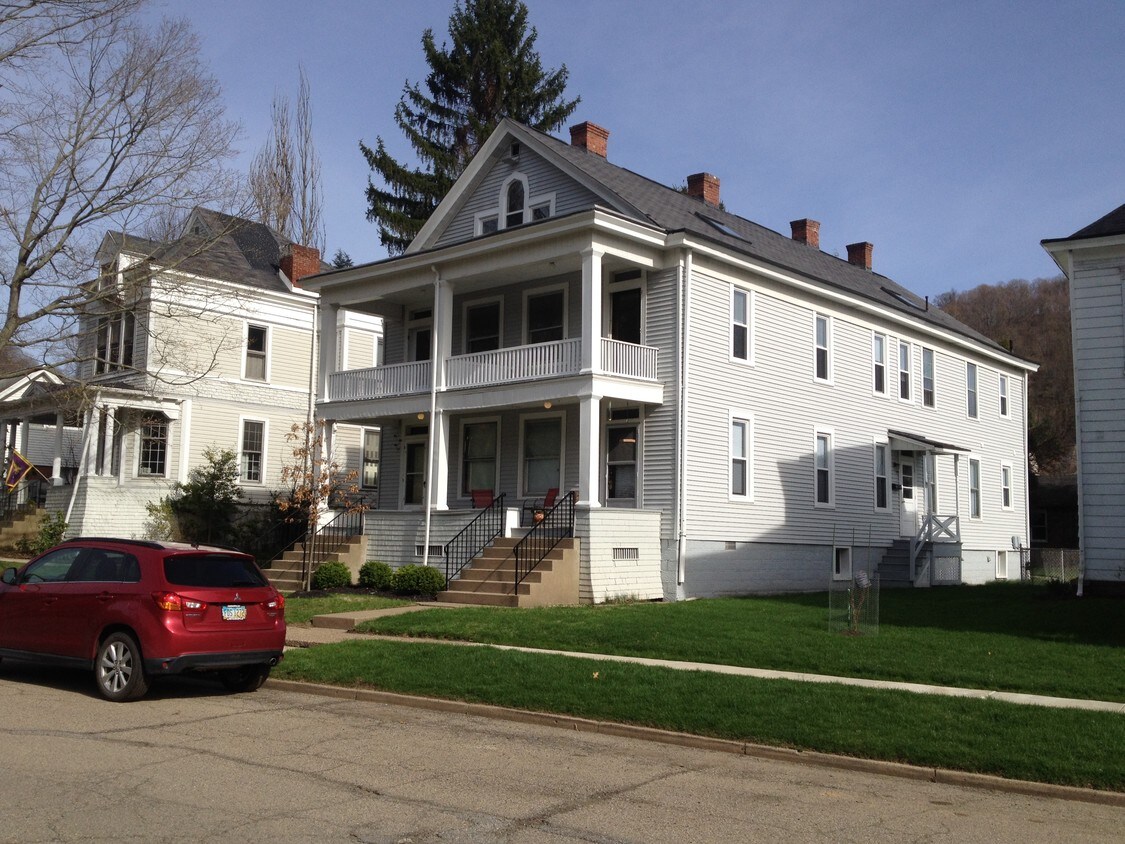 123 Elm St Unit 1st F, Wheeling, WV 26003 123 Elm St Wheeling, WV