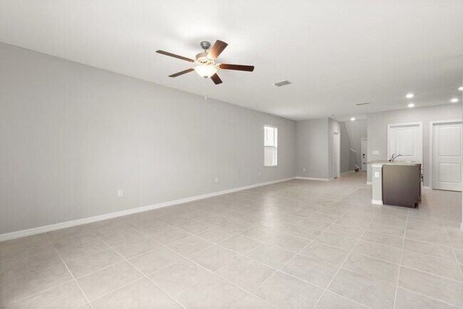 Building Photo - LIKE NEW 5 Bedroom Home for RENT in Touchstone!