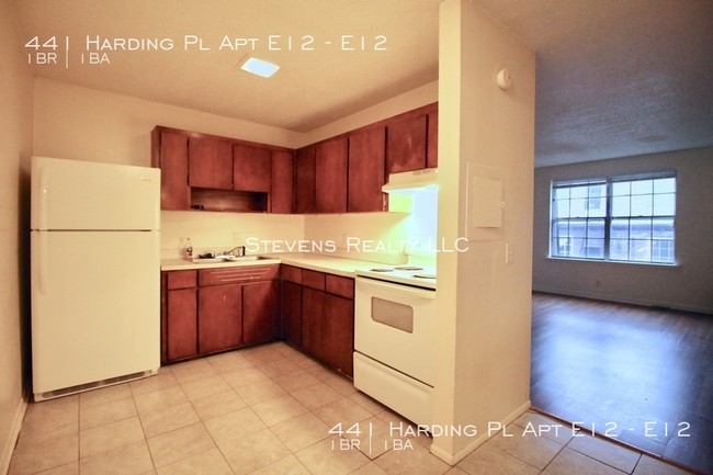 Building Photo - 441 Harding Pl E12