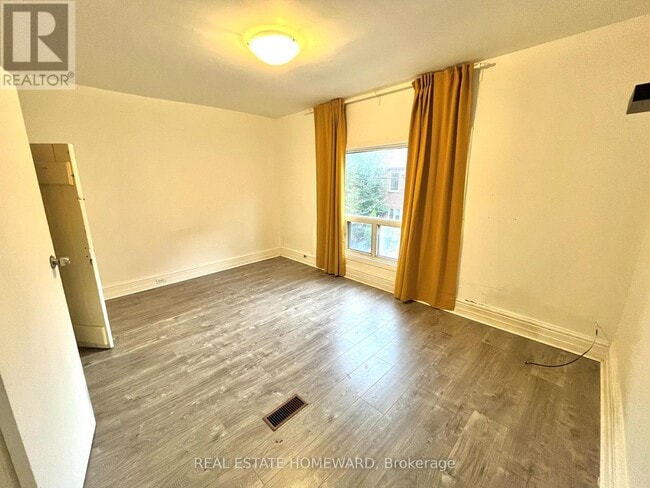 Building Photo - 6 Casimir St