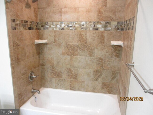 Foto del edificio - 7928 Gilmore Ave