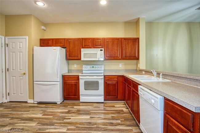 Building Photo - 8270 Village Edge Cir