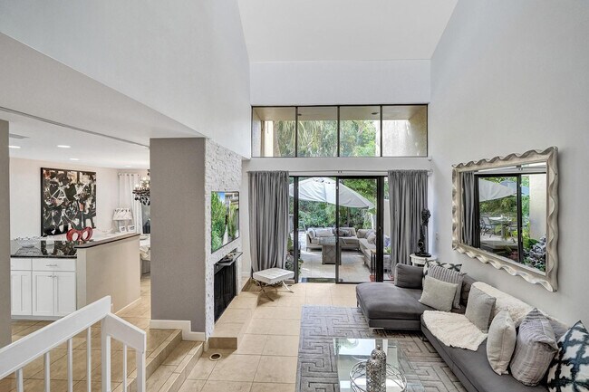 Foto del edificio - 702 St Albans Dr