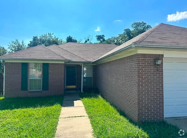 Building Photo - 1565 Hathaway Dr