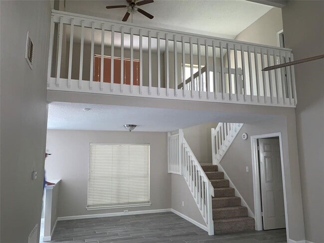 Building Photo - 17031 Lone Fir Dr