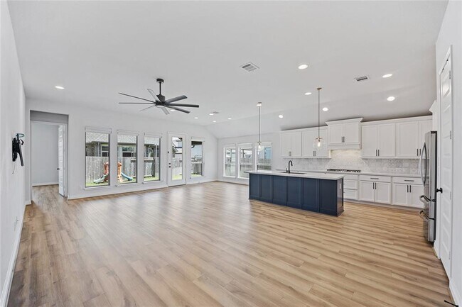 Building Photo - 16809 Christina Garza Dr