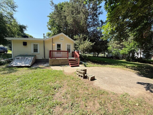 Foto del edificio - 2-Bedroom Single-Family Home in Vandercook Lake
