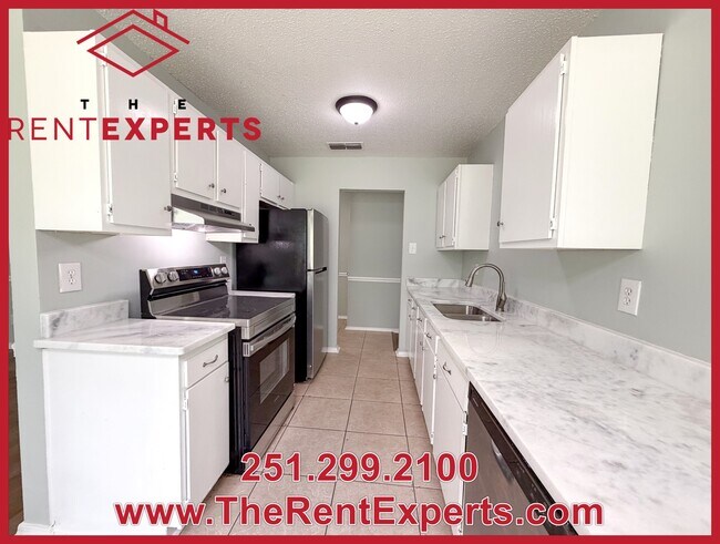 Foto del edificio - 9760 Royal Woods Dr N