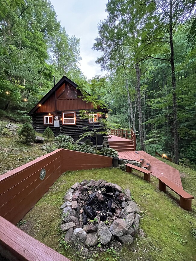Foto del edificio - 1878 Little Cove Rd