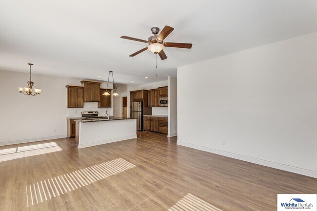 Foto del edificio - Andover Schools - 4 bedroom 3 bath