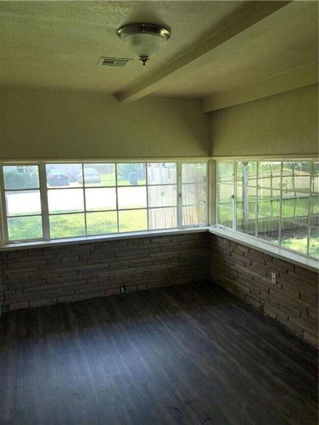 Foto del edificio - 218 W Independence St