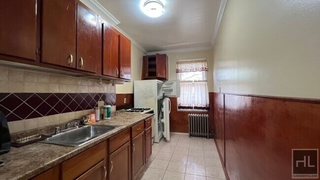 Building Photo - LARGE ROOMS FOR RENT  BROOKLYN AVENUE/ PRI...