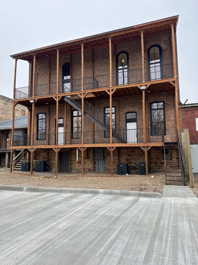 Foto del edificio - Commercial Space on Historic Main Street