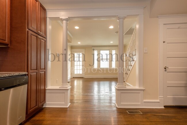 Foto del edificio - 537 E Penn St