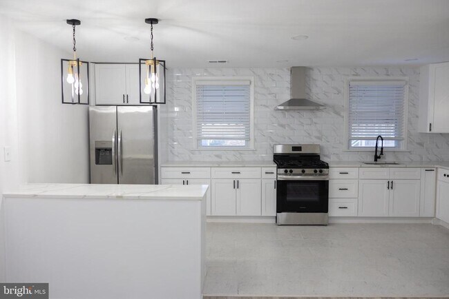 Foto del edificio - 3286 Cromwell Rd