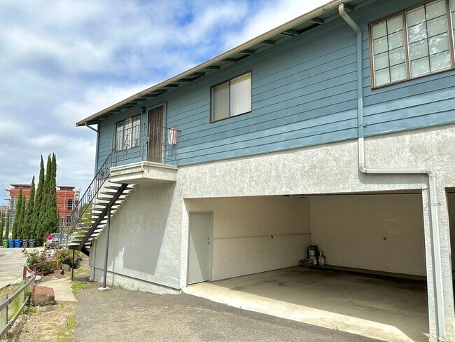 Building Photo - COMING SOON! |  $2,390 / 2 BR - CONVENIENT CASTRO VALLEY LIVING: CONDO WITH GARAGE, STORAGE & PLA...