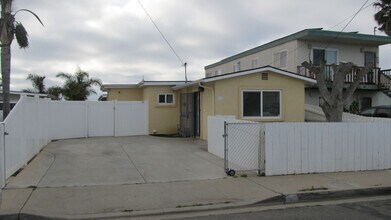 Building Photo - 390 7th St