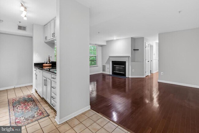 Foto del edificio - 4126 Monument Ct