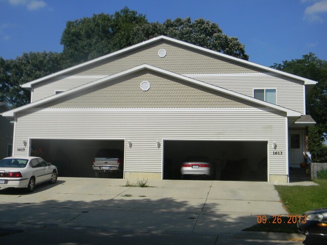 Building Photo - 1615 Linda Dr