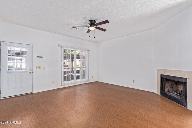 Foto del edificio - 18818 N 34th Dr