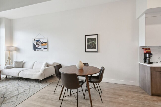 Building Photo - 2880 Zuni St