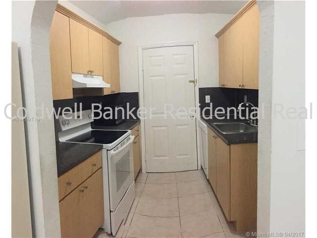 Foto del edificio - 981 NE 169th St