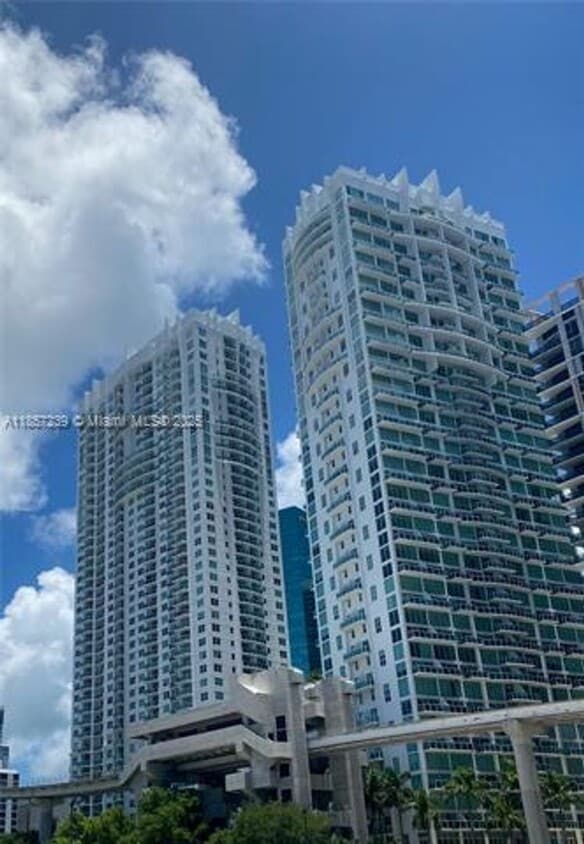 Photo - 31 SE 5th St unit 3912 (A11857239)