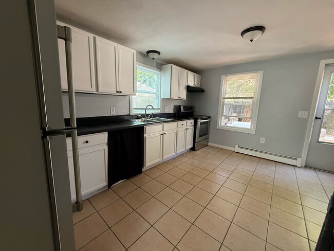 Cocina - 16 Wisdom Ave