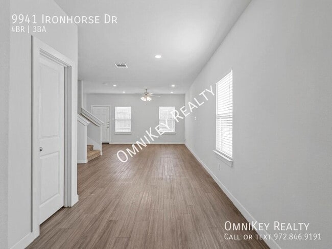 Building Photo - 9941 Ironhorse Dr