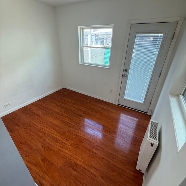 Foto del edificio - 3430 Almond St