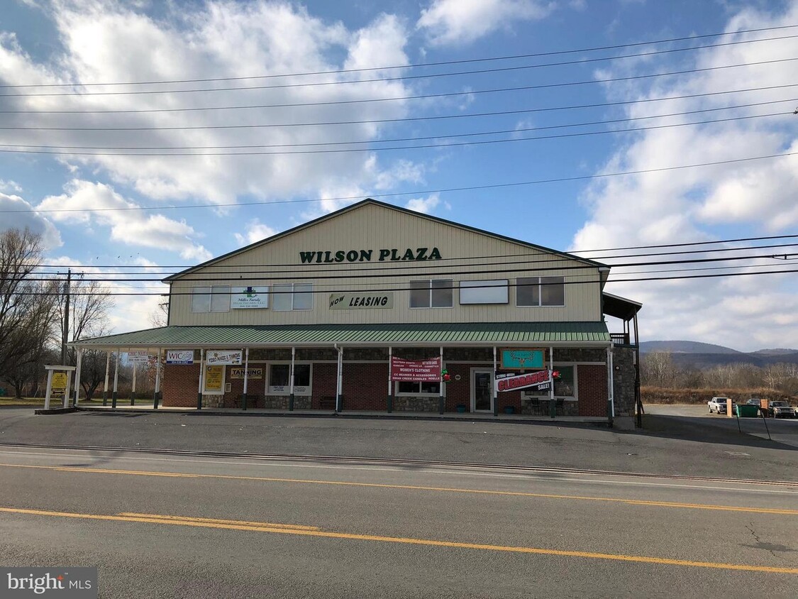 Primary Photo - 712 N Main St