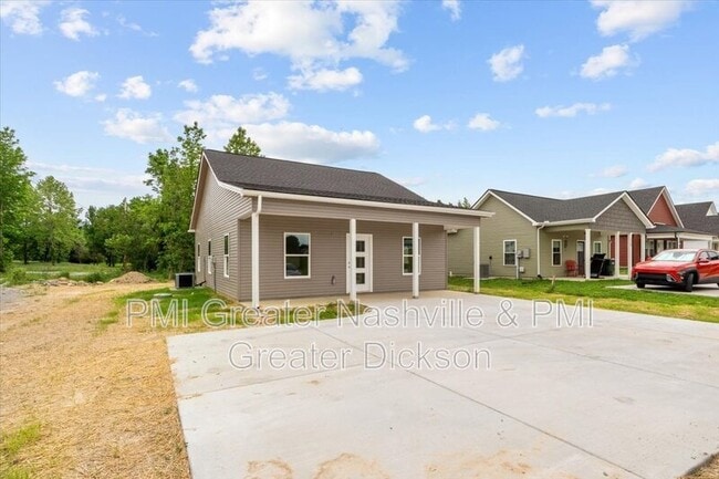 Building Photo - 132 Eno Rd