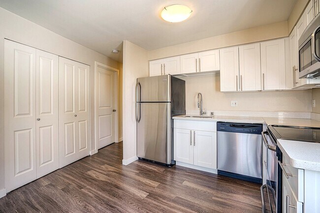 Foto del edificio - 1800 Eastlake Apts (Scenic)