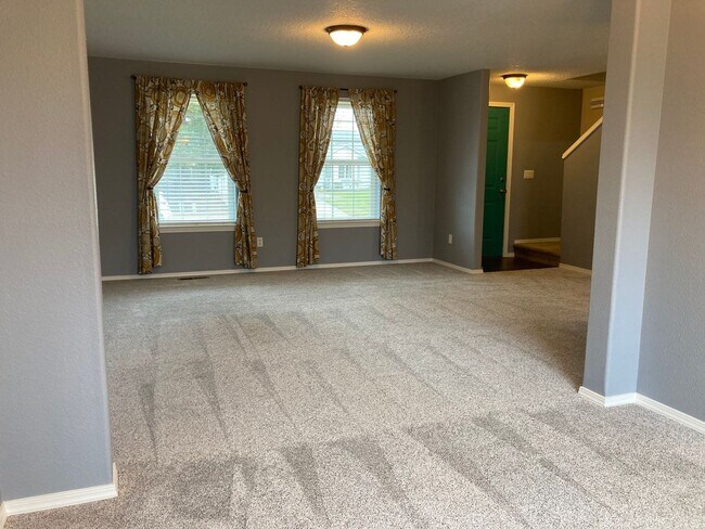 Foto del edificio - Four Bedroom Home in Keizer